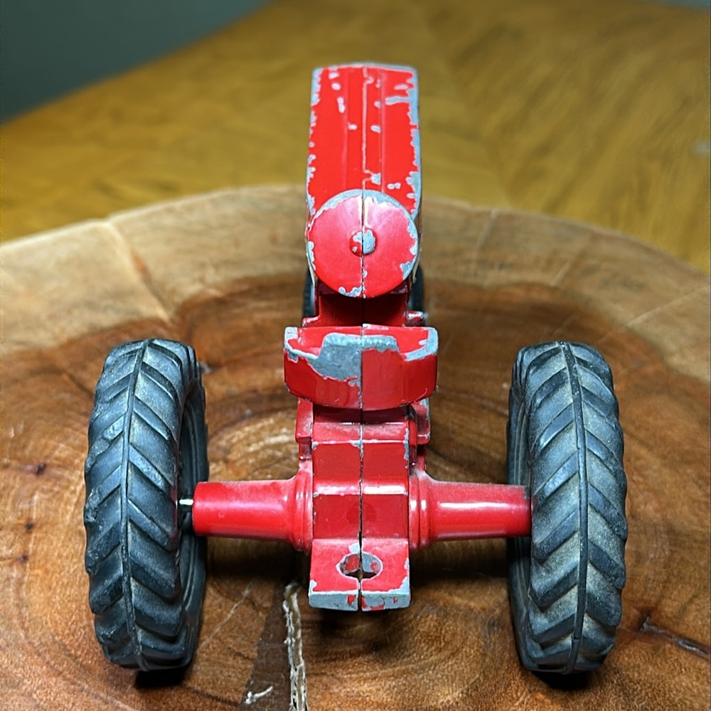 ERTL Vintage International Harvester 656 - Picture 10 of 13